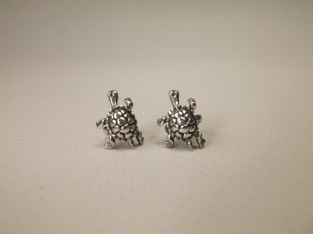 Beautiful Sterling Silver Turtle Ear Cuffs (1 of 1)