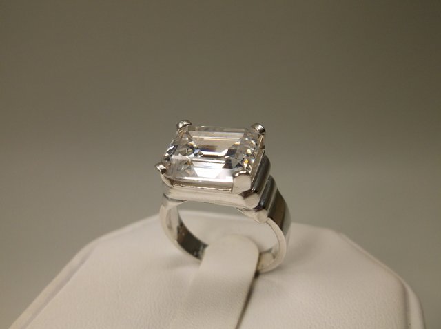 Gorgeous Sterling Silver CZ Ring 6.5 (1 of 1)