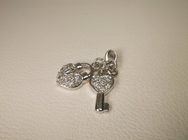 Beautiful Sterling Silver Lock & key Charm (1 of 1)