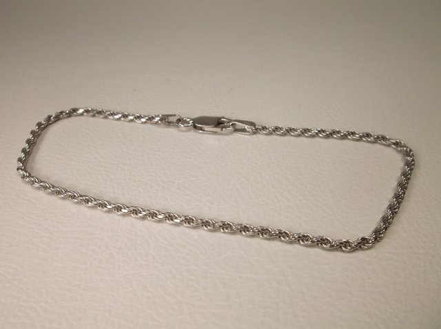 Beautiful Sterling Silver Chain Bracelet: .