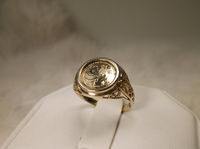 Beautiful 10kt Gold Panda Coin Ring 7 (1 of 2)