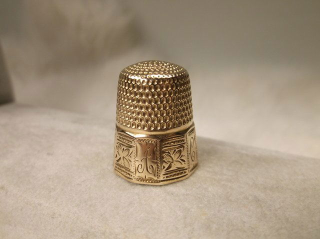 Gorgeous Heavy Antique 14kt Gold Sewing Thimble (1 of 5)