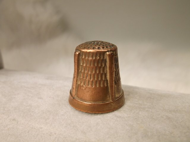 Antique Copper Sewing Thimble: .