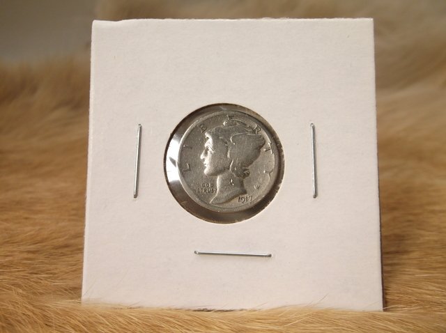 1917 US Silver Mercury Dime (1 of 1)