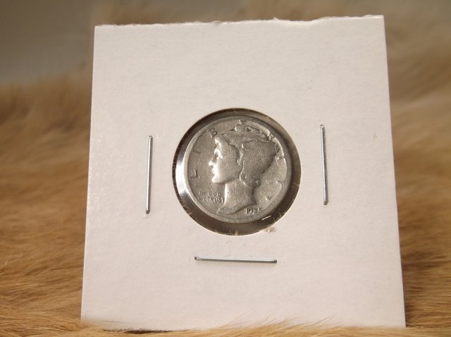 1925 S US Silver Mercury Dime (1 of 1)