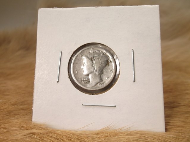 1925 D US Silver Mercury Dime (1 of 1)