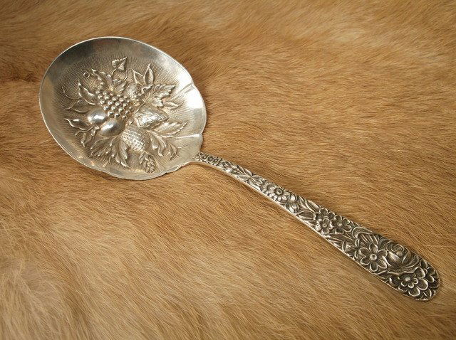 Stunn Antique S Kirk & Son Sterling Silver Berry Spoon (1 of 7)