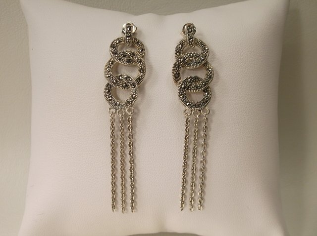 Beautiful Sterling Silver Marcasite Earrings: .