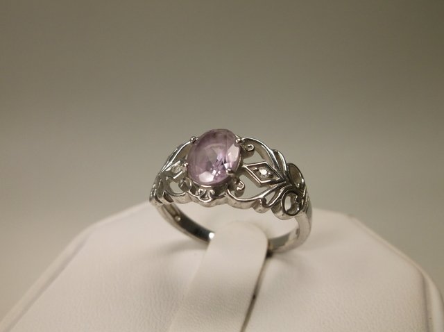 Beautiful Sterling Silver Amethyst Ring 8 (1 of 1)