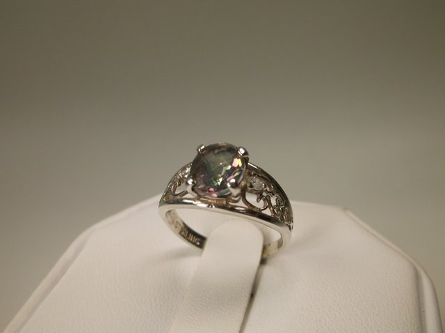 Beautiful Sterling Silver Topaz Ring 5.5 (1 of 1)