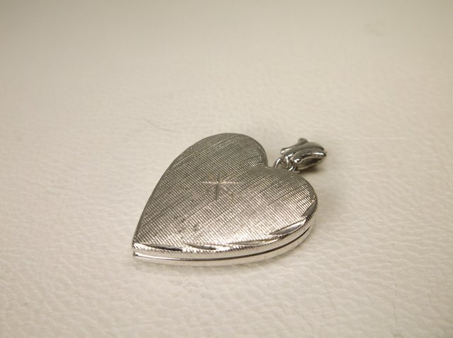 Beautiful Antique Sterling Silver Locket Pendant (1 of 2)