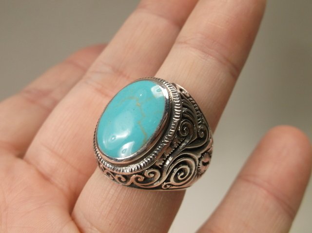 Beautiful huge Sterling Silver Turquoise Ring 8 (1 of 2)