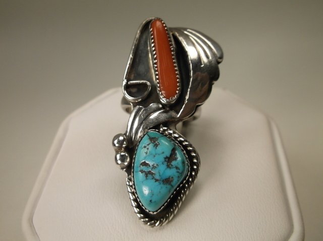 Beautiful Sterling Silver Navajo Turquoise Ring 5 old (1 of 4)