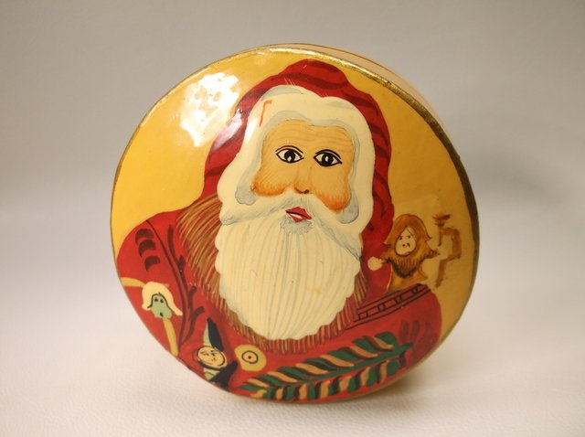 Vintage Lacquered Christmas Santa Box: .