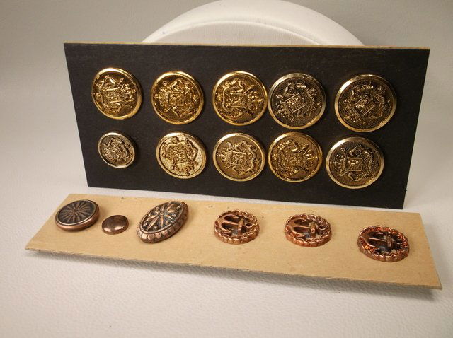 Antique Buttons Lot On Card Sewing (1 of 1)