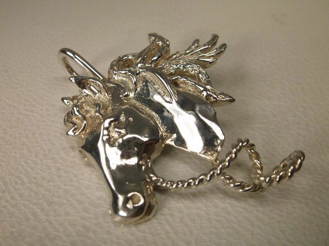 Beautiful Very Heavy Sterling Silver Horse Pendant (1 of 2)