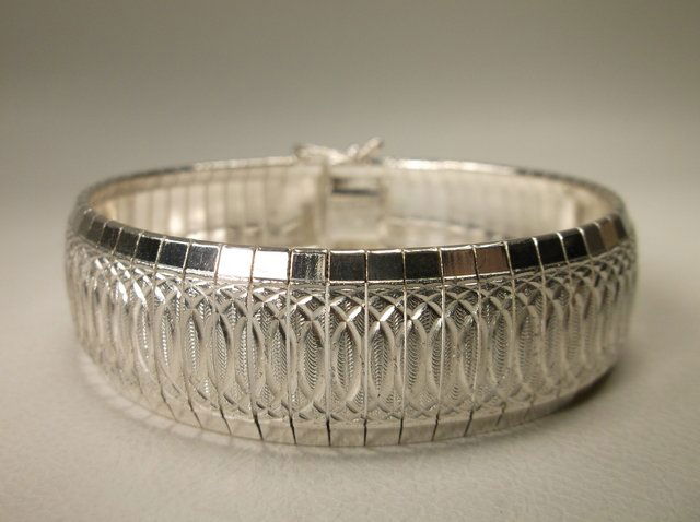 Gorgeous Sup Heavy Sterling Silver Thick Bracelet (1 of 2)
