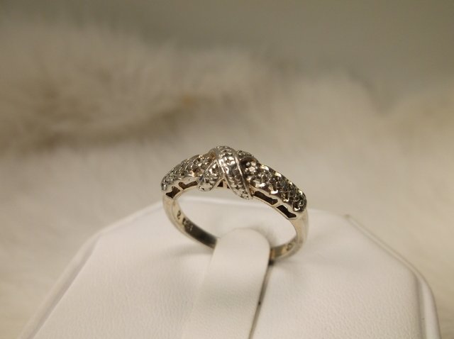 Nice Sterling Silver Genuine Diamond Ring 8 (1 of 1)