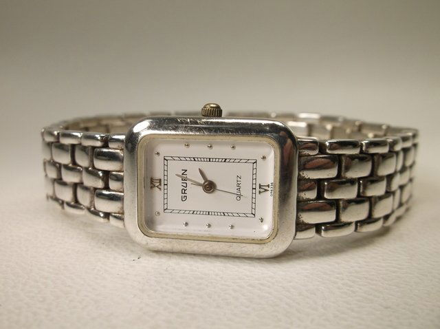 Nice Gruen Wristwatch Works Great: .