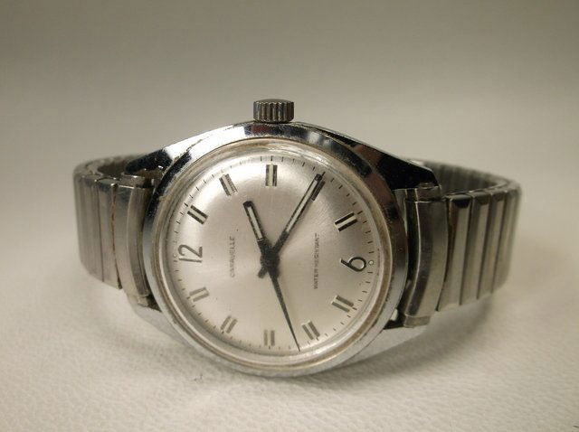 Nice Mens Caravelle Bulova Wristwatch: winds and works great
