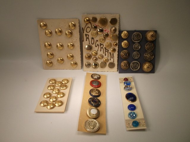 Beautiful Antique Carded Sewing Buttons Lot (1 of 1)