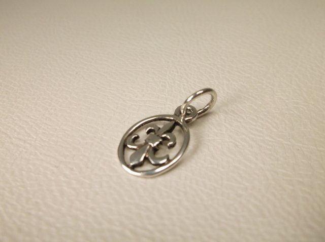 Beautiful Sterling Silver Fleur De Lis Charm (1 of 1)