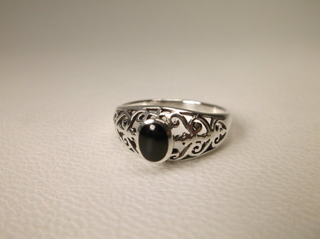 Beautiful Sterling Silver Onyx Ring 8 (1 of 1)