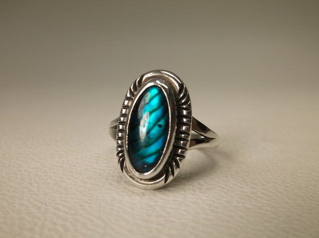 Beautiful Sterling Silver Navajo Abalone Ring 7 (1 of 2)