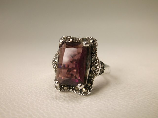 Beautiful Sterling Silver Amethyst Ring 8 (1 of 2)