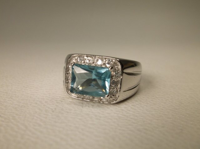 Gorgeous Sterling Silver Blue Stone Ring 8 (1 of 2)