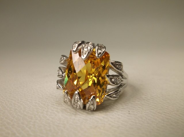 Gorgeous Sterling Silver Yellow Stone Ring 7 (1 of 2)