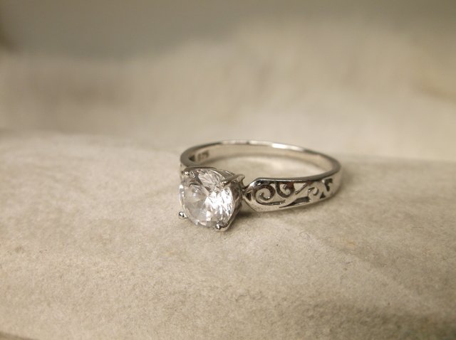 Beautiful Sterling Silver Engagement Ring 8.5 (1 of 1)