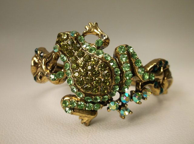 Gorgeous Rhinestone Frog Bracelet (1 of 1)