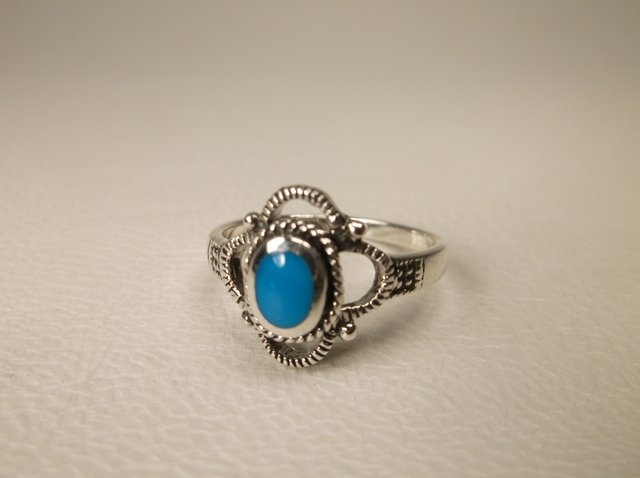 Gorgeous Sterling Silver Turquoise Ring 7 (1 of 1)