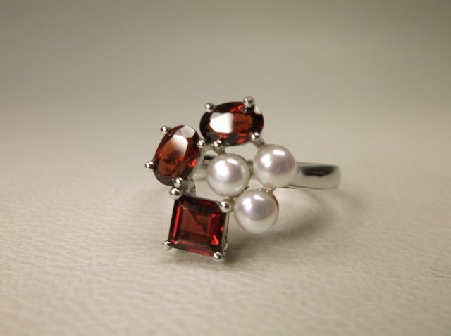 Gorgeous Sterling Silver Garnet Pearl Ring 9 (1 of 2)