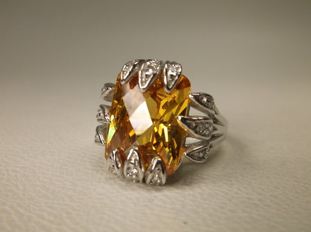 Gorgeous Sterling Silver Yellow Stone Ring 8 (1 of 2)