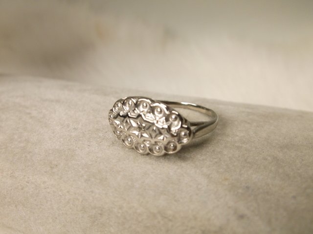 Beautiful Antique 10kt Gold Diamond Ring 5 (1 of 1)