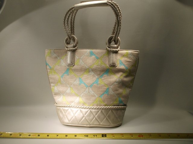 Beautiful Vera Bradley Bird Handbag Purse (1 of 2)