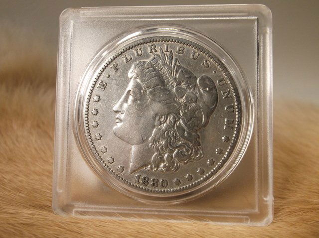 1880 O US Silver Morgan Dollar (1 of 2)