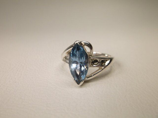 Gorgeous Sterling Silver Blue Stone Ring 6.5 (1 of 2)