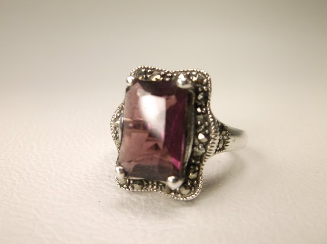 Beautiful Sterling Silver Amethyst Ring 8 (1 of 2)