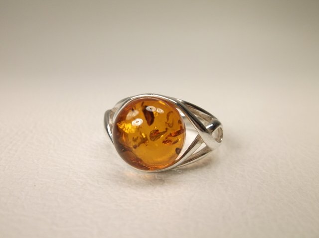 Gorgeous Sterling Silver Poland Amber Ring 6 AZ (1 of 2)