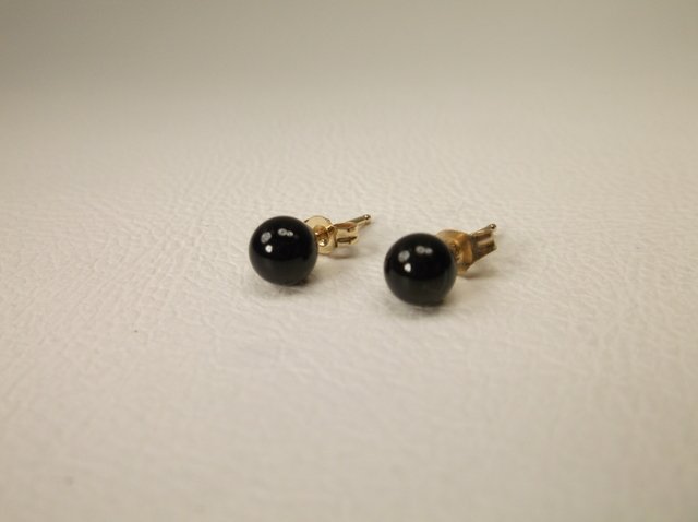 Beautiful 14kt Gold Onyx Earrings w backings (1 of 1)