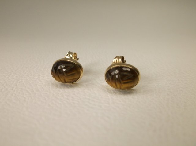 Beautiful 14kt Gold Scarab Earrings w Backings (1 of 1)