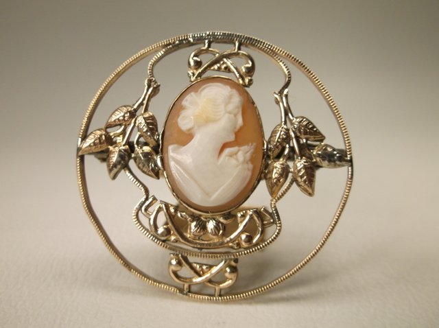 Antique Victorian 1800s 12kt Gold Cameo Brooch (1 of 4)