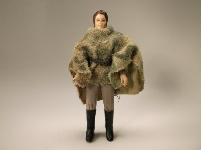 1984 Star Wars Princess Leia Combat Poncho Figure: .