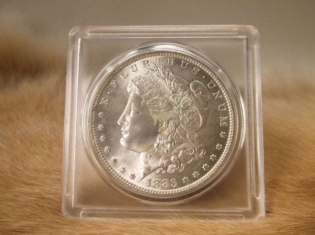 Beautiful 1883 O US Silver Morgan Dollar Gem BU (1 of 2)