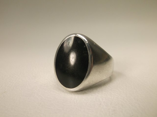 Heavy Vintage Sterling Silver Onyx Ring 8.5 (1 of 2)