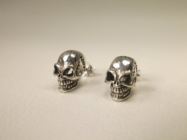 Gorgeous Large Sterling Silver Skull Earrings (1 of 1)