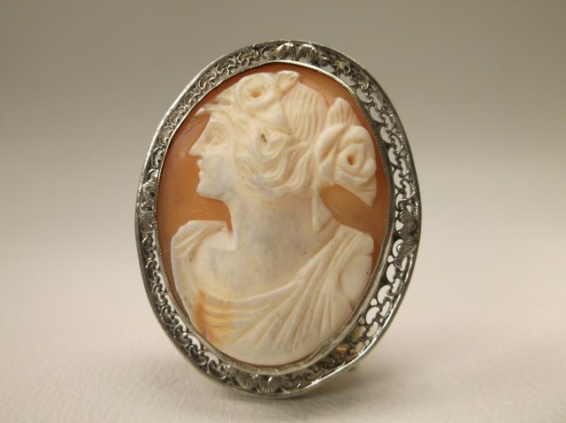 Beaut Art Noveau Sterling Shell Cameo Brooch 1800s: 1800s era art nouveau sterling hand carved shell cameo brooch, beautiful